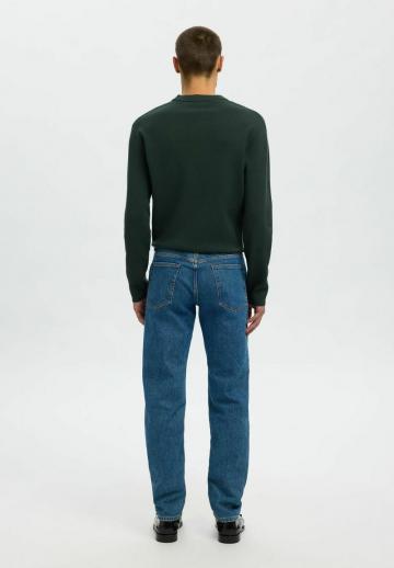 Прямые джинсы