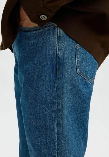 Прямые джинсы