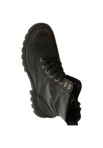 Ботинки на шнуровке