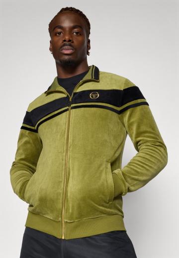 Спортивная куртка