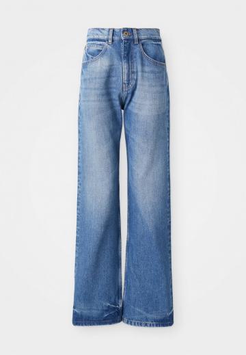 Прямые джинсы