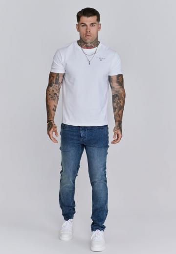 Узкие джинсы