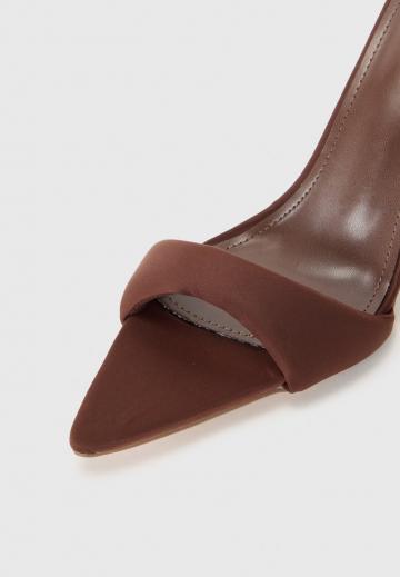 Босоножки на каблуке