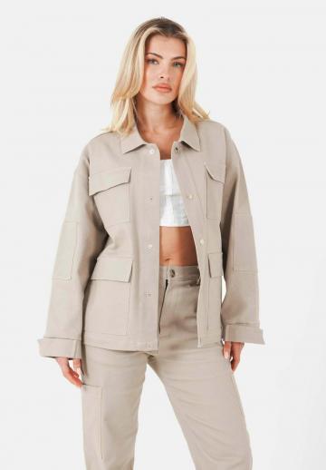 Блейзер с накладными карманами