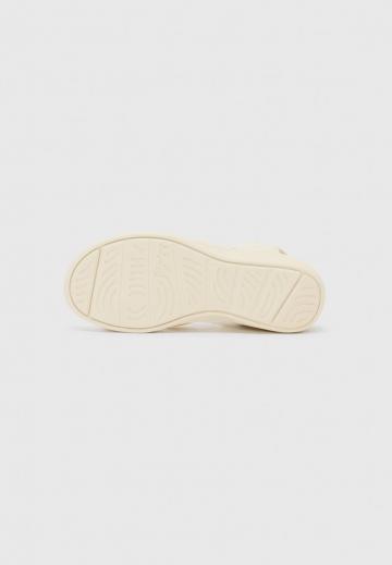 Босоножки на танкетке