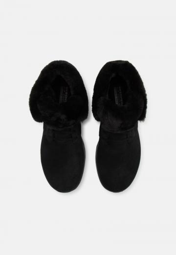 Ботинки на шнуровке