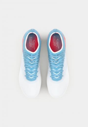 Футбольные бутсы