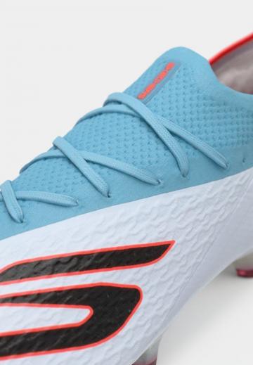 Футбольные бутсы