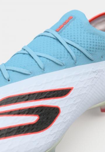 Футбольные бутсы