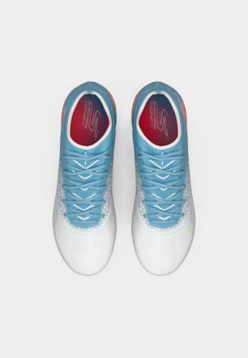 Футбольные бутсы