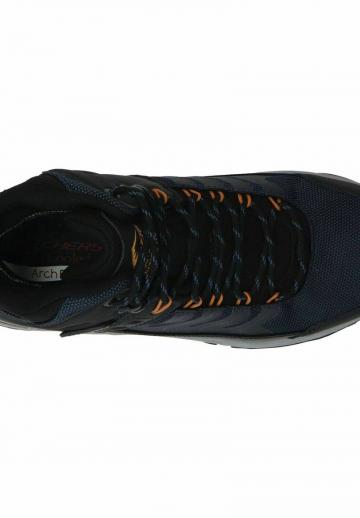 Походные ботинки