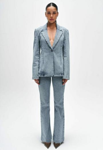 Джинсовая куртка