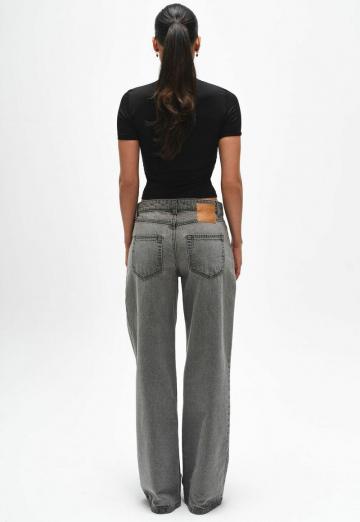 Свободные джинсы