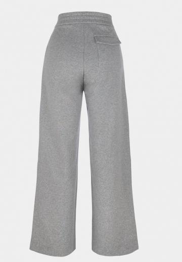 Брюки с накладными карманами