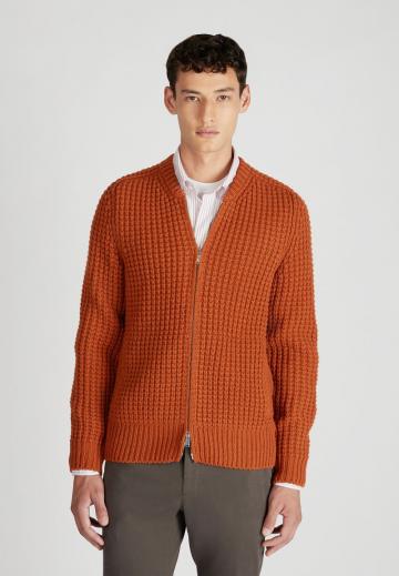 Вязаная кофта