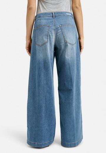 Свободные джинсы