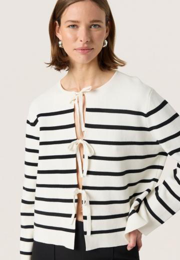 Вязаная кофта