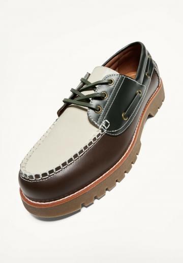 Ботинки на шнуровке