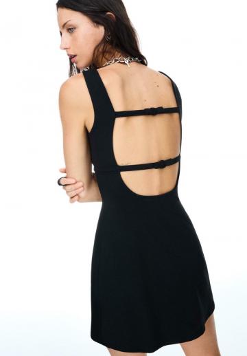 Короткое платье