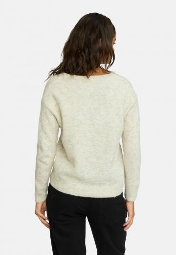 Пуловер с вырезом V