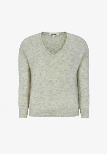 Пуловер с вырезом V