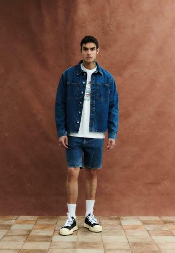 Джинсовая куртка