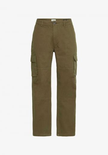 Брюки с накладными карманами