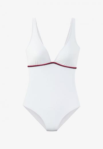 Слитный купальник