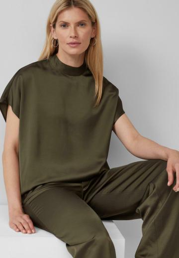 Атласная блузка