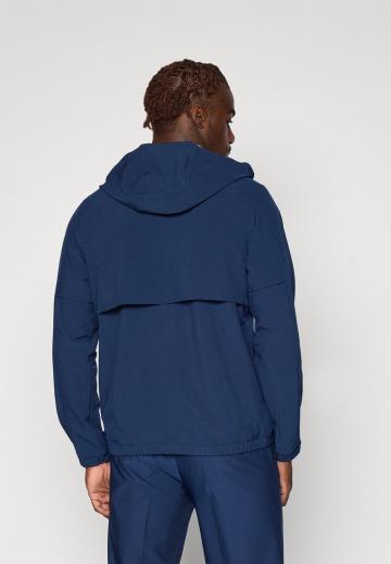 Спортивная куртка