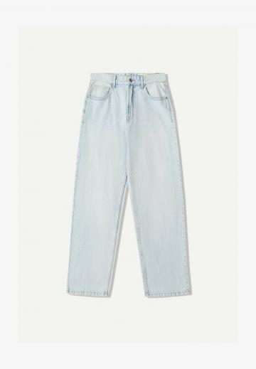 Прямые джинсы