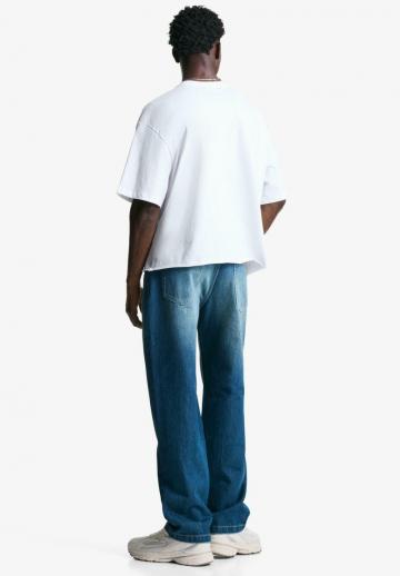 Прямые джинсы