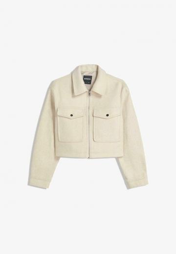 Куртка с накладнымит карманами