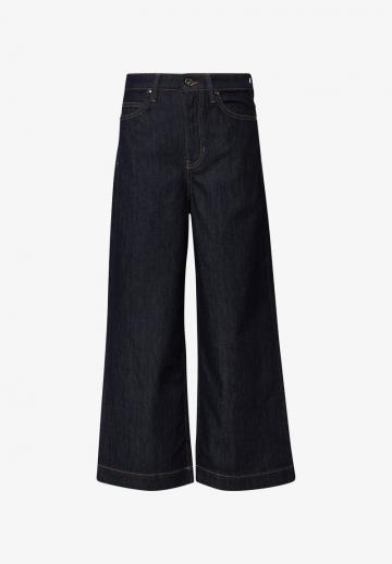 Клешеные джинсы