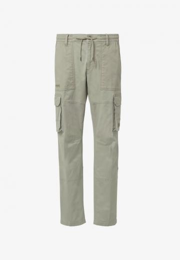 Брюки с накладными карманами