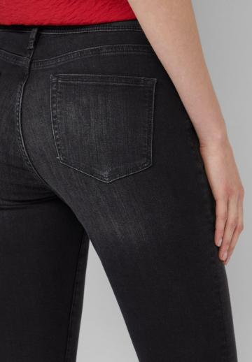 Короткие джинсы