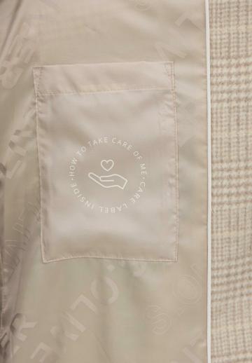 Короткое пальто