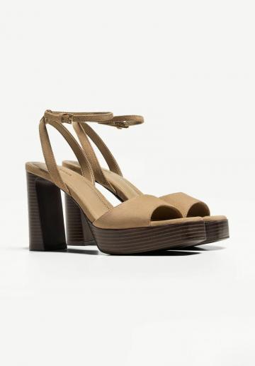 Босоножки на платформе