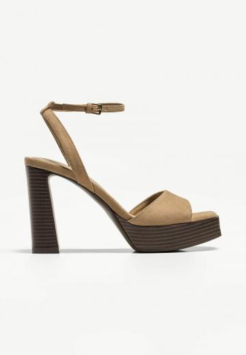 Босоножки на платформе