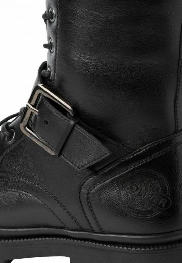 Ботинки на шнуровке