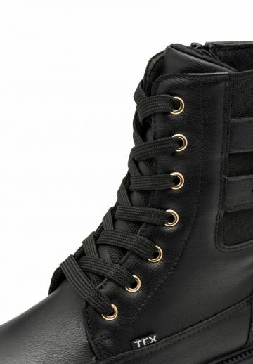 Ботинки на шнуровке