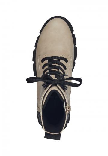 Ботинки на шнуровке