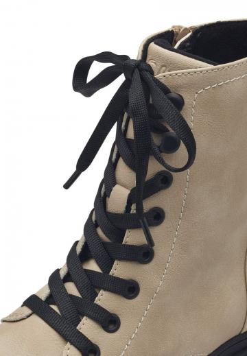 Ботинки на шнуровке