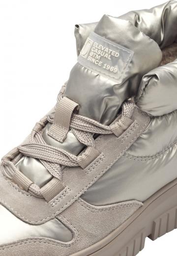 Ботинки на шнуровке