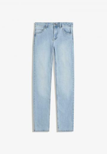 Узкие джинсы