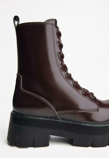 Ботинки на шнуровке