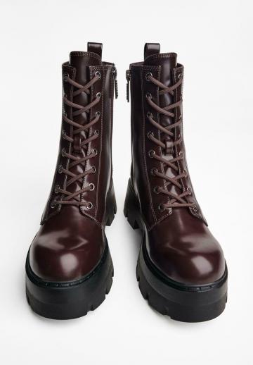 Ботинки на шнуровке