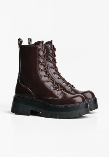 Ботинки на шнуровке