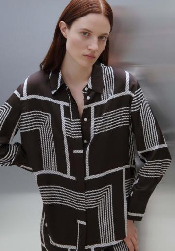 Атласная блузка