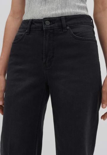 Клешеные джинсы